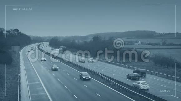 高速公路上通过的闭路电视车辆视频的预览图