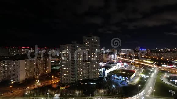 夜间城市景观时间流逝视频的预览图