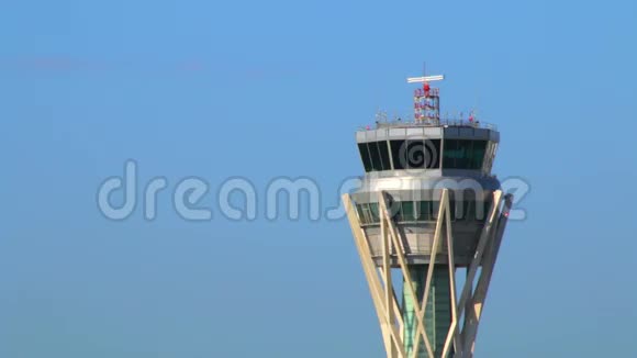 巴塞罗那机场控制塔视频的预览图