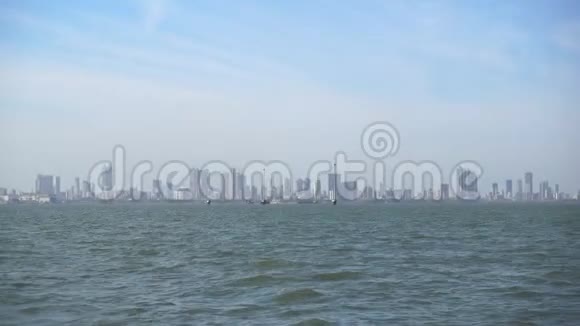 孟买市天际线从海上视频的预览图