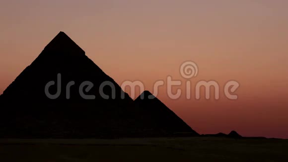 时光流逝从Cheops金字塔上空升起吉萨埃及视频的预览图