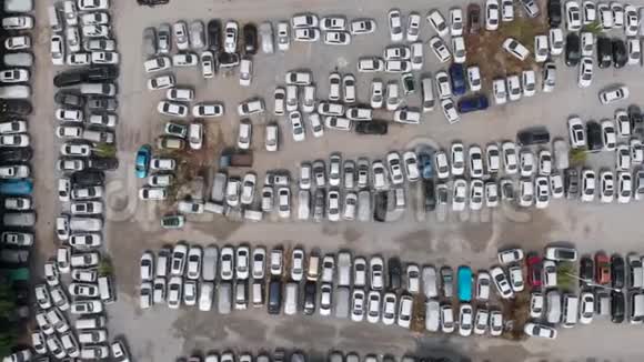 停车场满是车视频的预览图