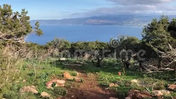 从塞浦路斯山顶俯瞰视频的预览图