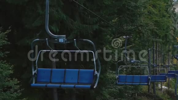 蓝色升降座椅升降起来视频的预览图