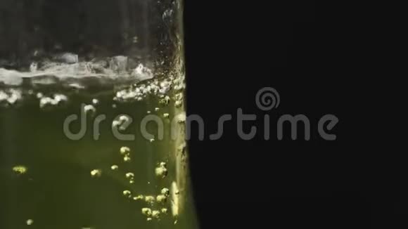 金鸡尾酒视频的预览图