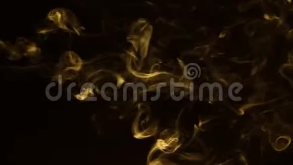 湍流黄色烟雾在黑色背景上视频的预览图