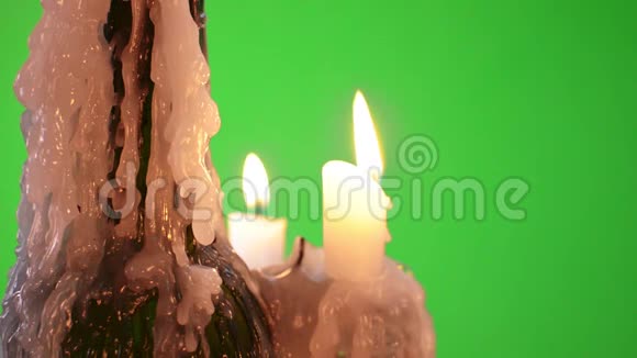 两支蜡烛近距离瓶绿色屏幕2视频的预览图