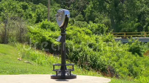 公园里的望远镜视频的预览图