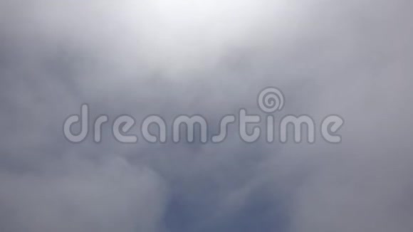 多云的天空或雾视频的预览图