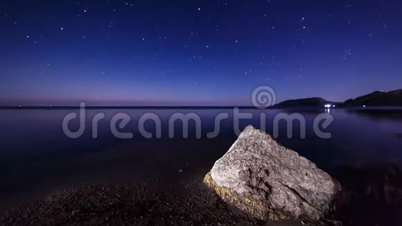 石海和夜空视频的预览图