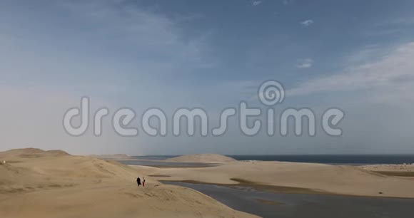卡塔尔在海边沙漠视频的预览图