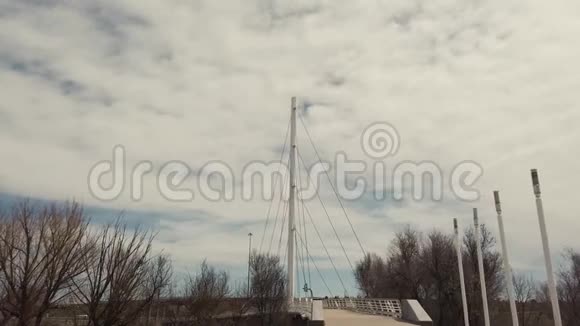 高大的白色脚桥阿尔瓦达科罗拉多州视频的预览图