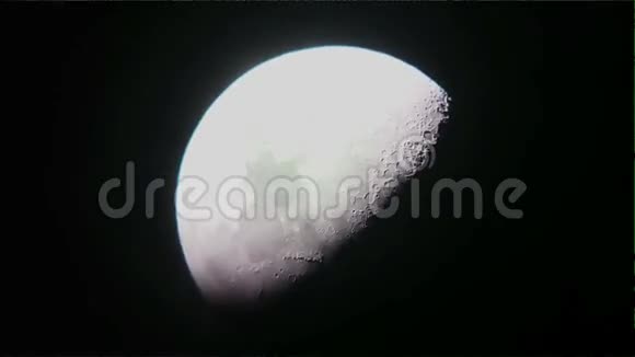 一季度的月亮视频的预览图