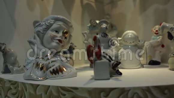 小丑雕像视频的预览图