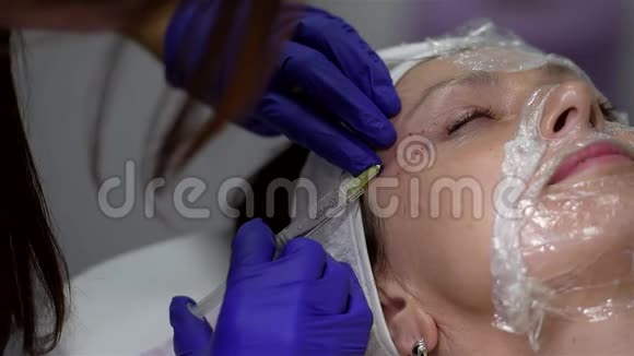 透明质酸注射液用于面部年轻化手术视频的预览图