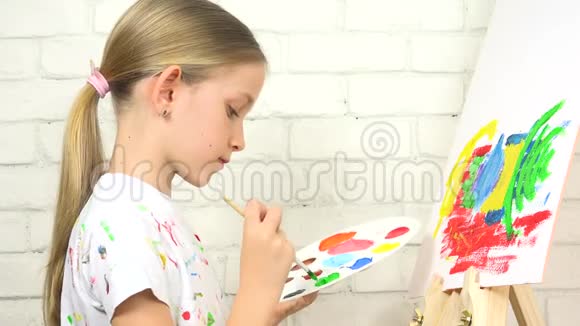 东区儿童绘画工作坊班学童女工艺术工艺视频的预览图