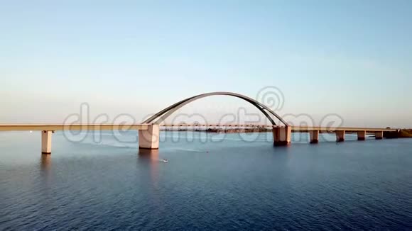 飞马大桥空中景观视频的预览图