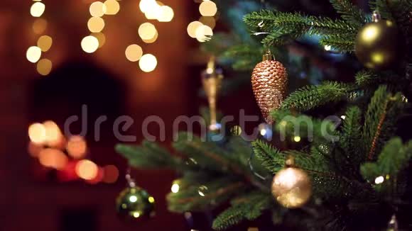有装饰的圣诞树视频的预览图