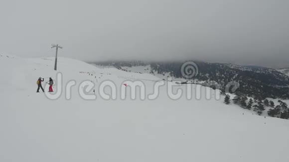 滑雪场全景视频的预览图