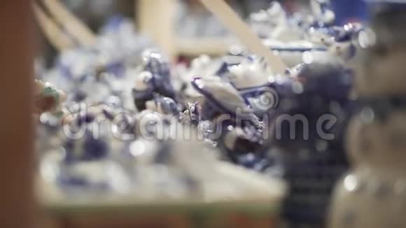 手工陶瓷纪念品视频的预览图