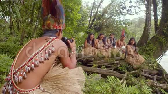 土著摄影师视频的预览图