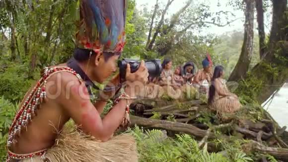 土著摄影师视频的预览图