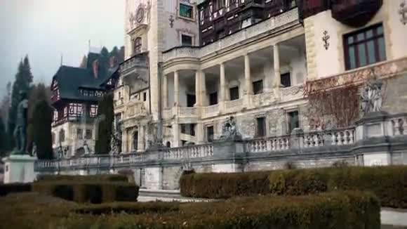 佩莱斯城堡倾斜新浪罗马尼亚视频的预览图