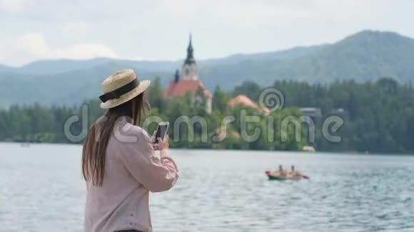 拍摄斯洛文尼亚布莱德湖风景的记忆照片视频的预览图