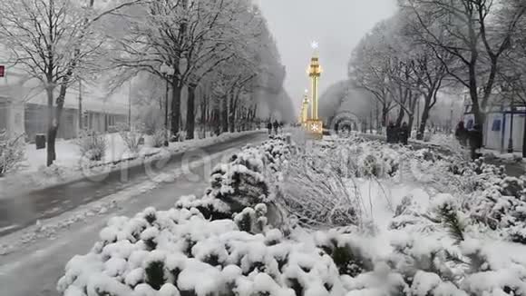 冬天在莫斯科的高尔基公园视频的预览图