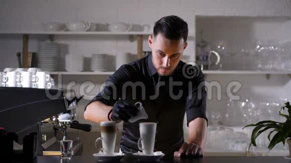 咖啡加奶的咖啡咖啡视频的预览图