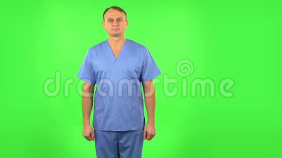 医务人员跳舞很有趣很高兴绿色屏幕视频的预览图