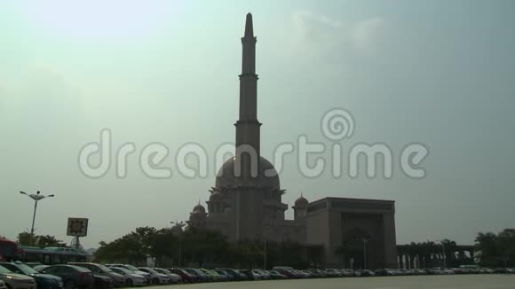 普特拉清真寺和柱子视频的预览图