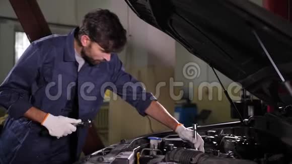 汽车修理专家视频的预览图