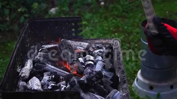 烧烤煤火烧视频的预览图