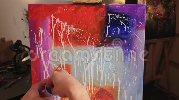 彩色治疗男性手裂油漆帆布视频的预览图