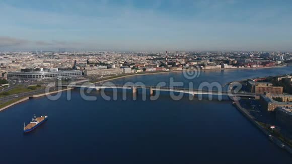 彼得堡黎明时分的大桥视频的预览图