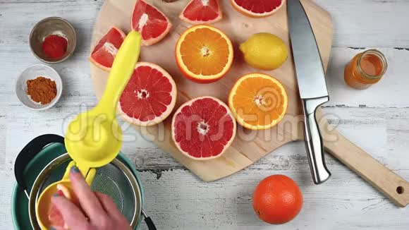 维生素C免疫防御健康柑橘果汁视频的预览图