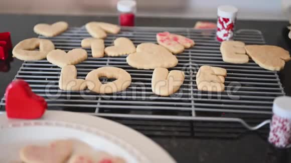情人节推出自制心形糖饼干视频的预览图