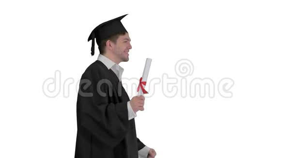 人走上白色背景的毕业典礼视频的预览图