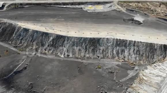 从采石场起飞视频的预览图