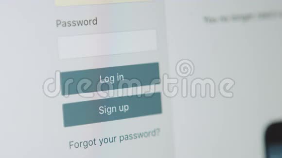 输入登录社交网络的密码视频的预览图