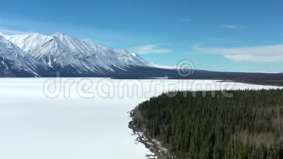 冰冻凯萨琳湖视频的预览图