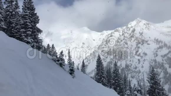 雪山景观视频的预览图
