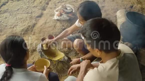 部落人们做饭视频的预览图