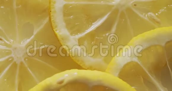 柠檬片在旋转视频的预览图