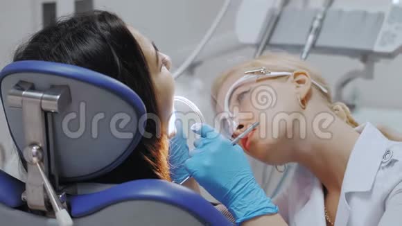 牙医钻牙视频的预览图
