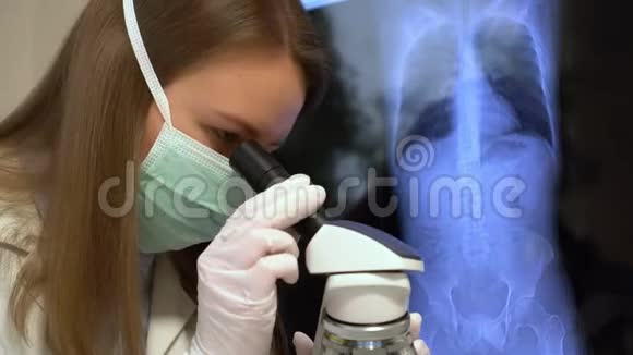 实验室医用口罩科学家视频的预览图
