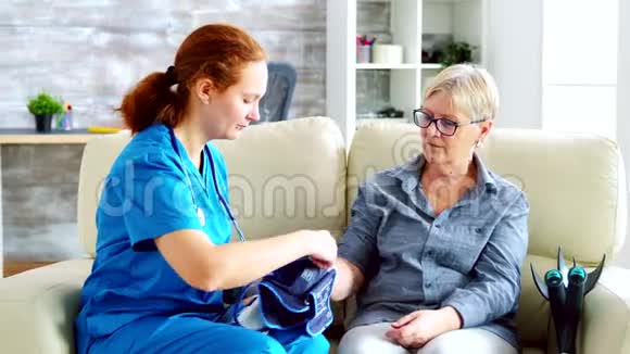 女性高血压患者视频的预览图