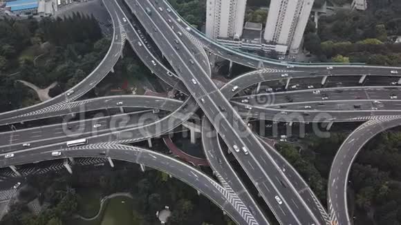 上海公路交通航拍视频视频的预览图