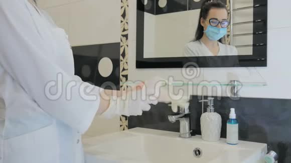 护士洗手液冠状病毒视频的预览图